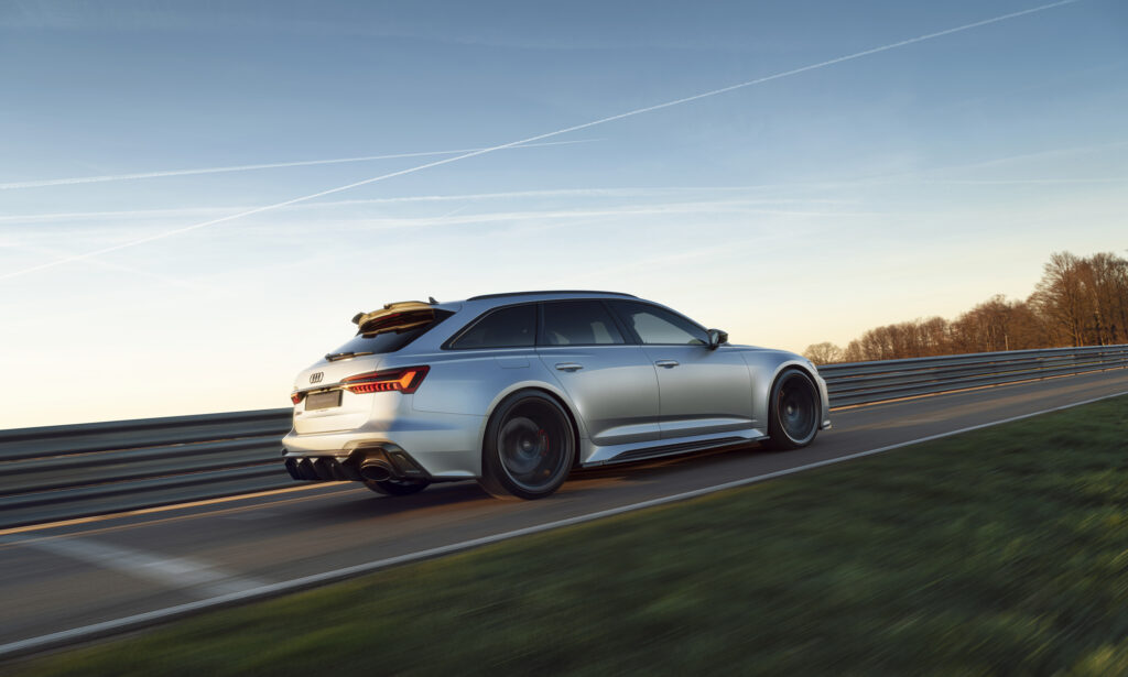 Ontdek de brute kracht en praktische gebruiksmogelijkheden van de Audi RS6 bij Thijs Timmermans